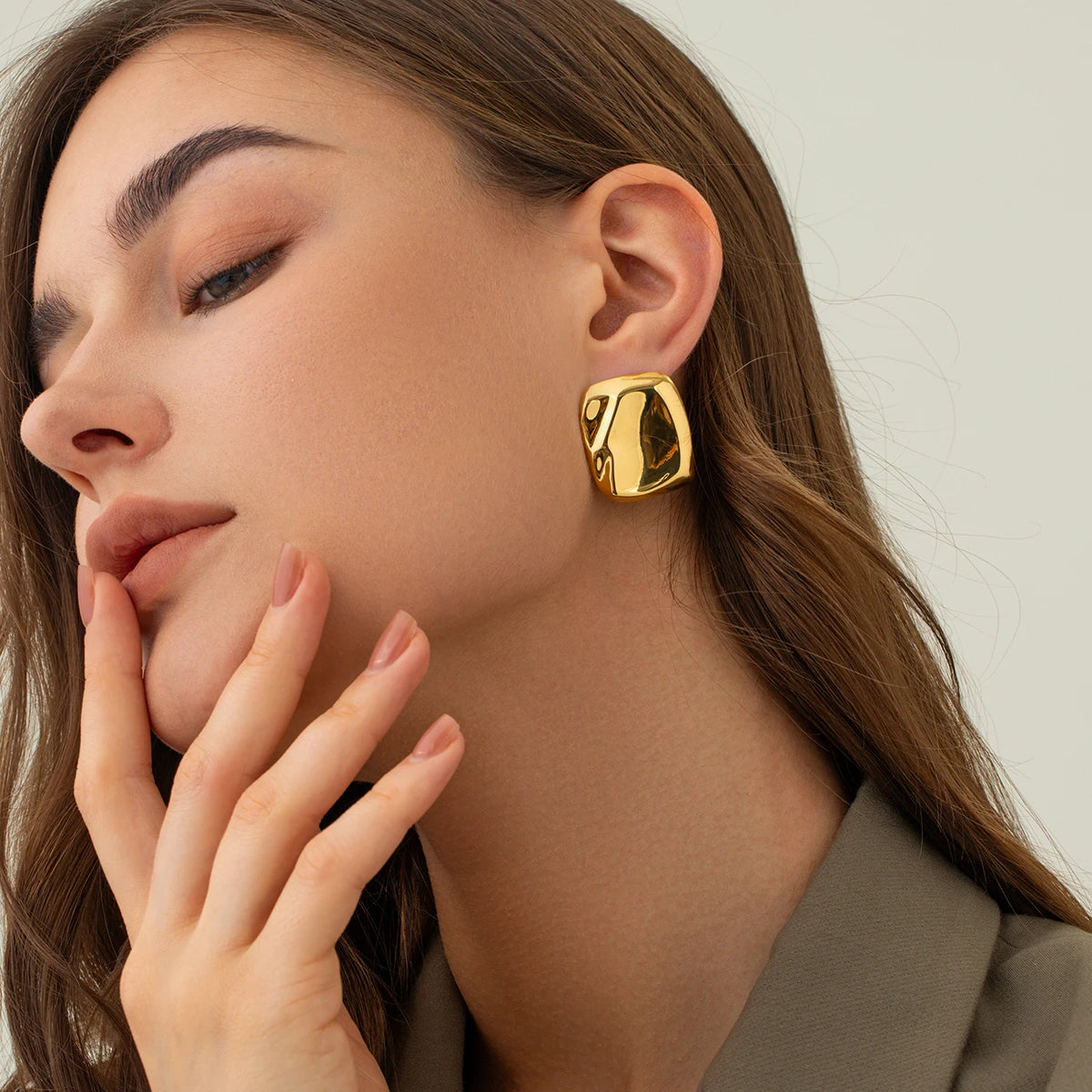 VISTORIA GOLD EARRINGS