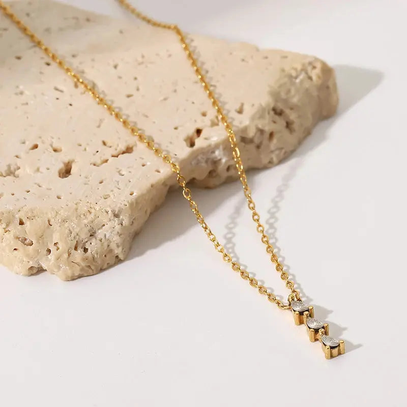 Ins Delicate Gold Plated Water Drop Shaped Shinny Stone Pendant Necklaces for Women Collar joyería acero inoxidable mujer Gift Olyssia