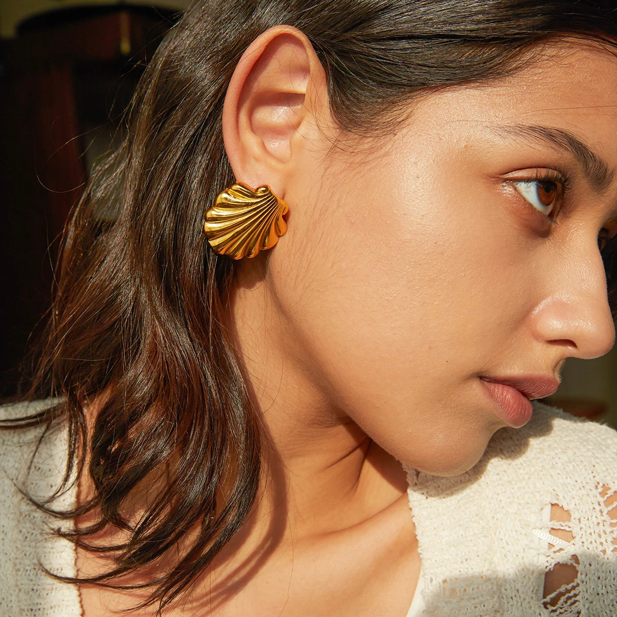 MIRZA GOLD SEASHELL EARRINGS