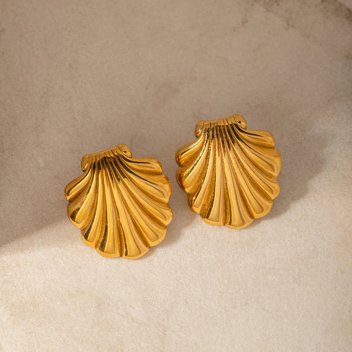 MIRZA GOLD SEASHELL EARRINGS